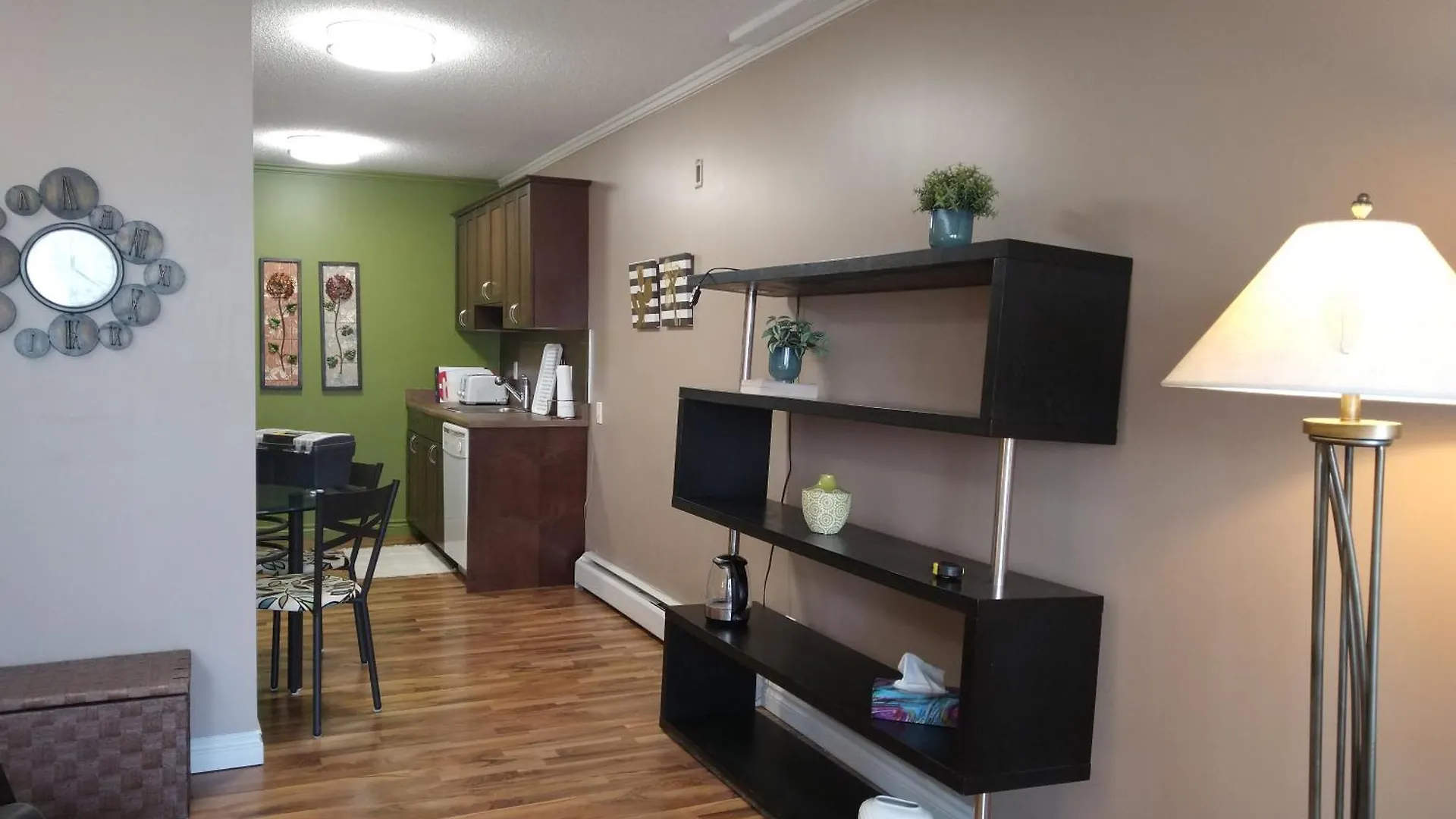 Lejlighed Condo Unit-Uofa, Uofa Hospital, Whyte Ave, Trails! Edmonton